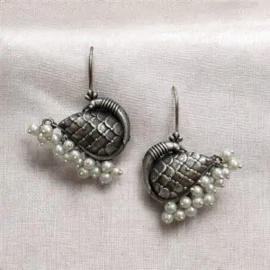 MORNI PEARL HANGINGS