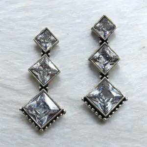 SURI BRASS EARRINGS - White